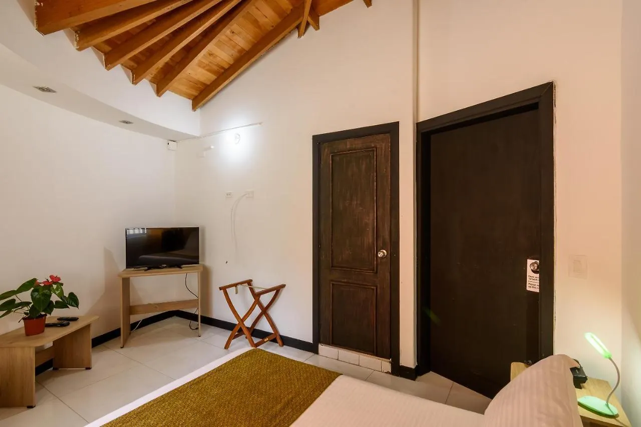 ميديلين Hotel Like Home
